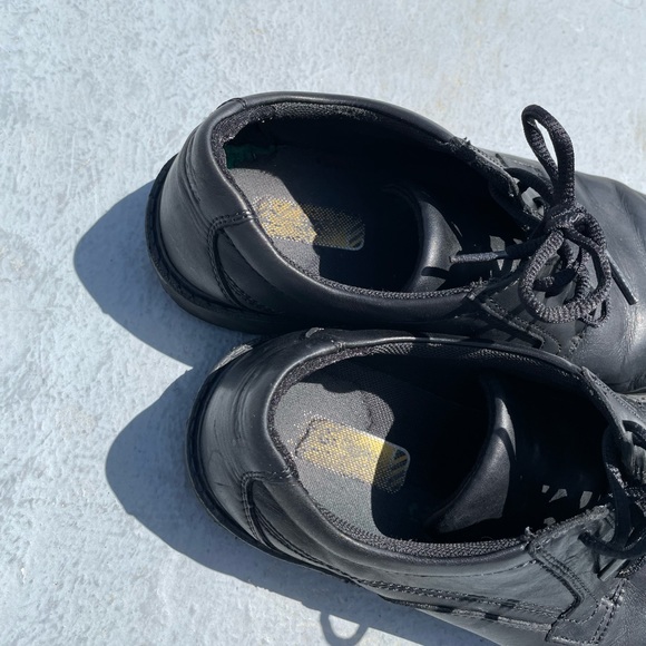 Clarks SLIP RESISTANT Leather Work Dress Shoes Waiter Serving Black Shoes - Picture 2 of 9